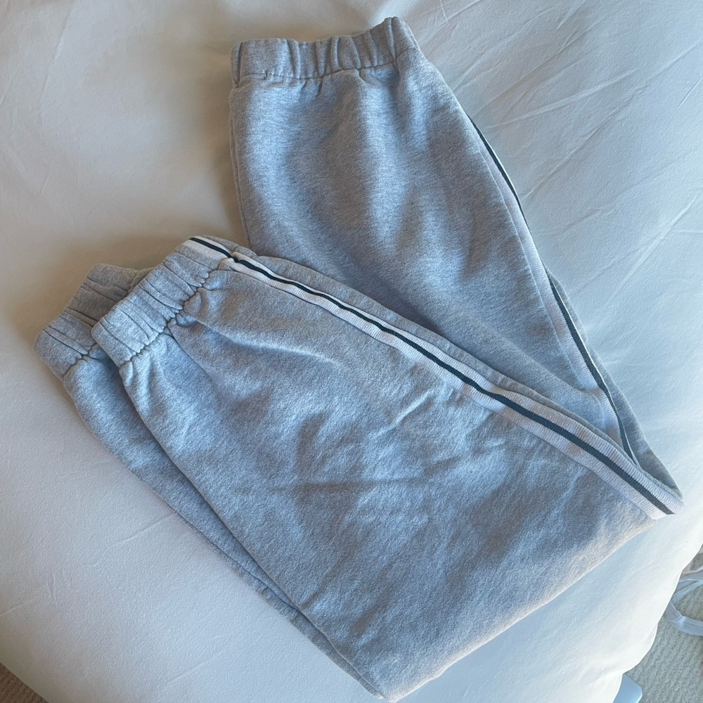 Brandy Melville Rosa Sweatpants